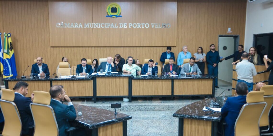 Prefeito Léo Moraes sanciona reforma administrativa para modernizar e agilizar gestão pública - Foto: Leandro Morais / SMC