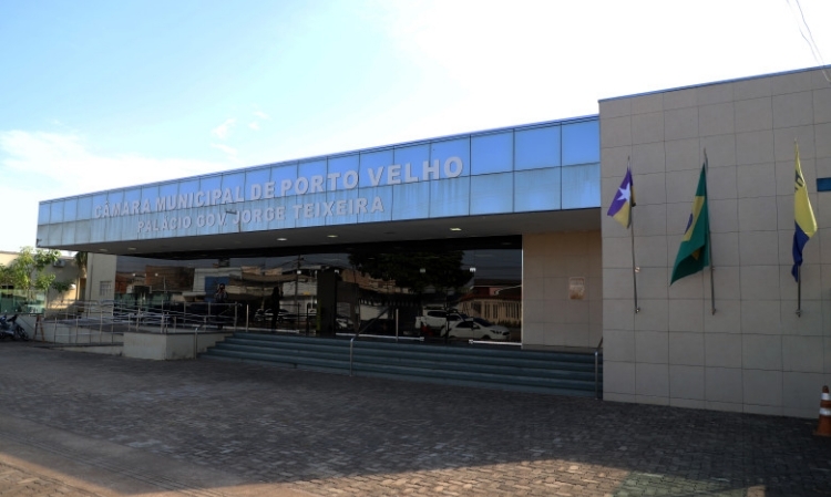 Câmara de Porto Velho abre concurso com vagas para níveis médio, técnico e superior