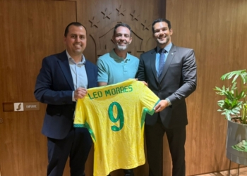 Prefeitura firma parceria com a CBF para peneiras oficiais de futebol em Porto Velho