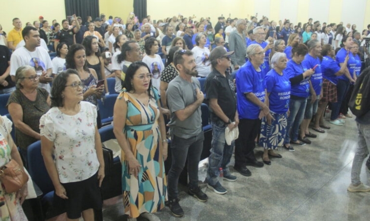 Famílias de Porto Velho recebem títulos e conquistam direito à moradia definitiva