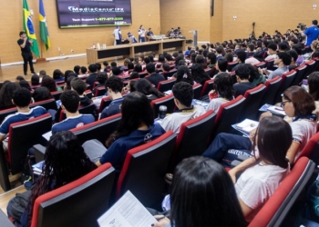 Assembleia leva aulão gratuito do Acelero Enem a quase 500 jovens em Porto Velho