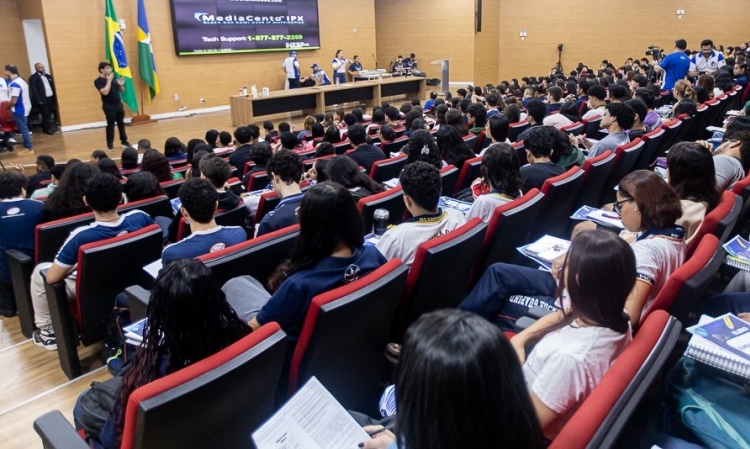 Assembleia leva aulão gratuito do Acelero Enem a quase 500 jovens em Porto Velho