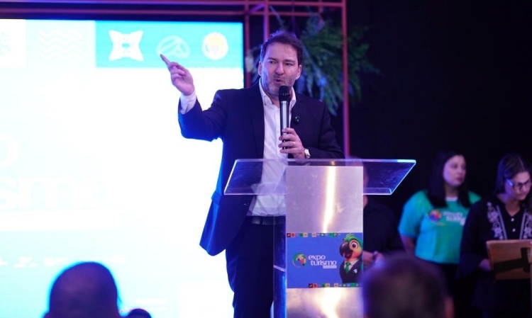 Alex Redano reforça apoio ao turismo durante abertura da Expo Turismo 2025
