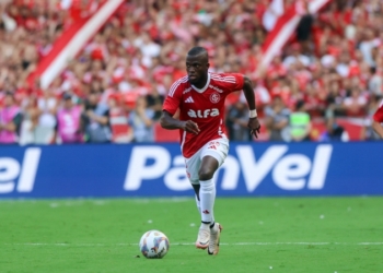 Internacional x Corinthians: onde assistir ao vivo, horário e escalações do jogo pelo Brasileirão