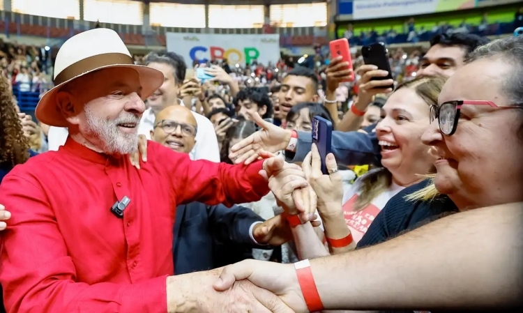 Lula defende integração educacional latino-americana e critica interferências externas