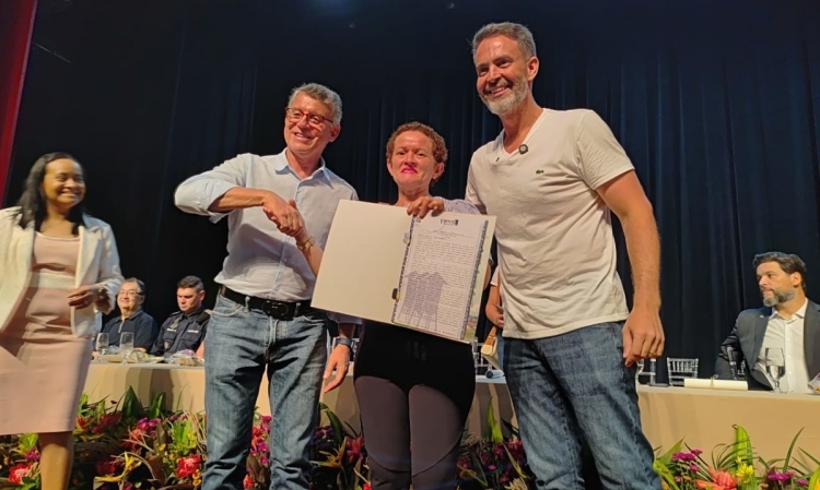 Prefeitura de Porto Velho entrega 269 títulos definitivos de propriedade na zona Leste