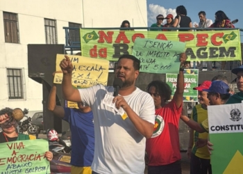 Samuel Costa critica PEC da Blindagem em ato que reuniu mil manifestantes na EFMM