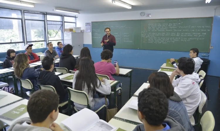 Professor-Alunos-1-Foto-Wilson-Dias-Agência-Brasil